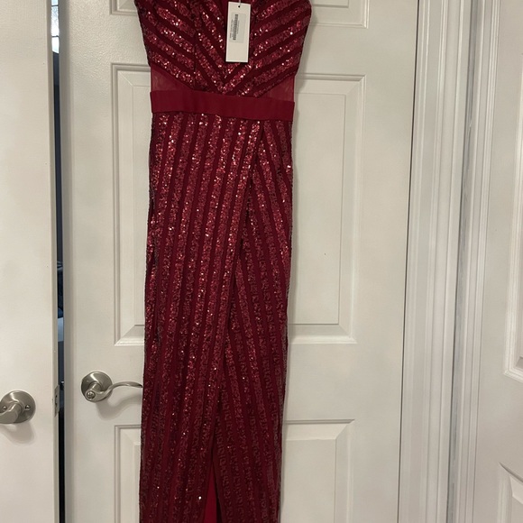 Brand new dress. - Picture 2 of 5